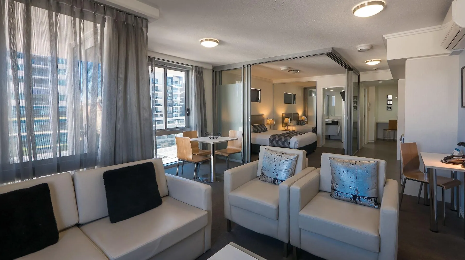 The Capitol Apartments Brisbane 4*,