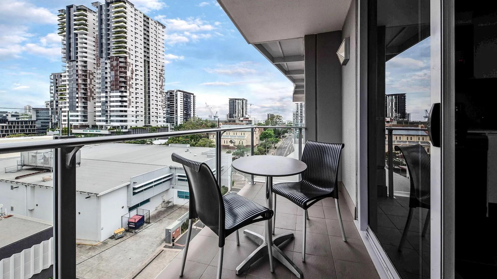 **** Aparthotel The Capitol Apartments Brisbane Australia
