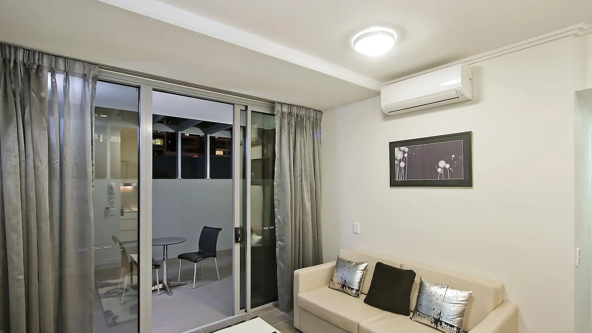 Апарт-отель The Capitol Apartments Брисбен
